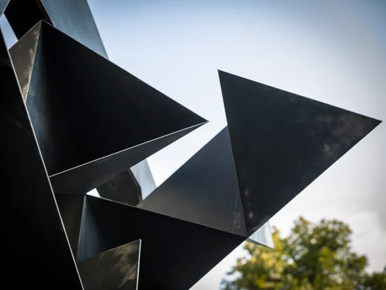 Hans Uhlmann | escultura de acero 1965